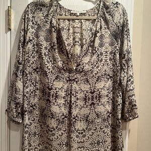 Women’s casual top - long sleeve, v-neck